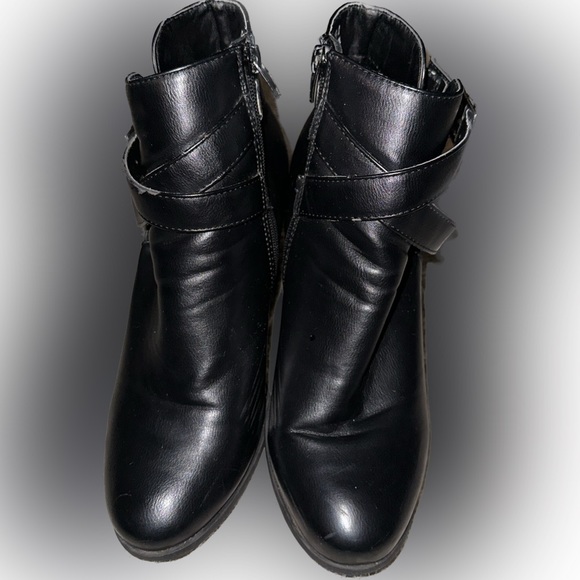 BAMBOO Heeled Black Leather Boots - Picture 3 of 8